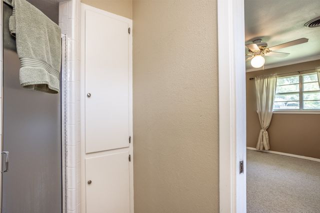 2005 Maplewood Drive, Gainesville, TX 76240