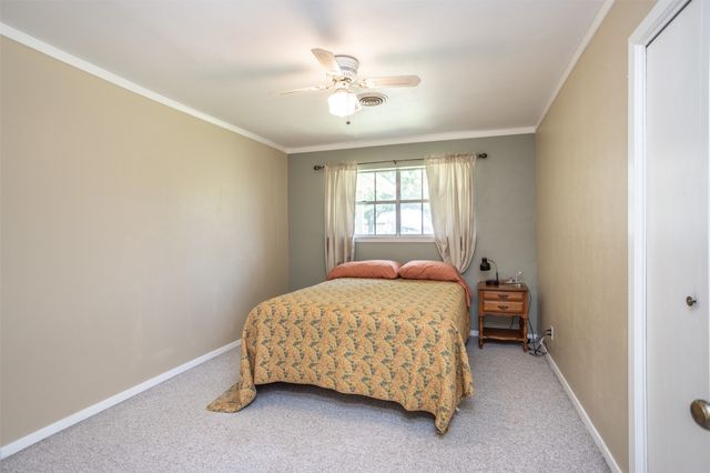 2005 Maplewood Drive, Gainesville, TX 76240