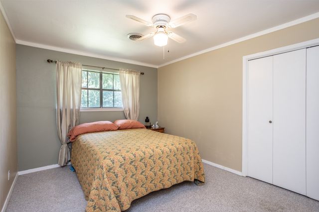 2005 Maplewood Drive, Gainesville, TX 76240
