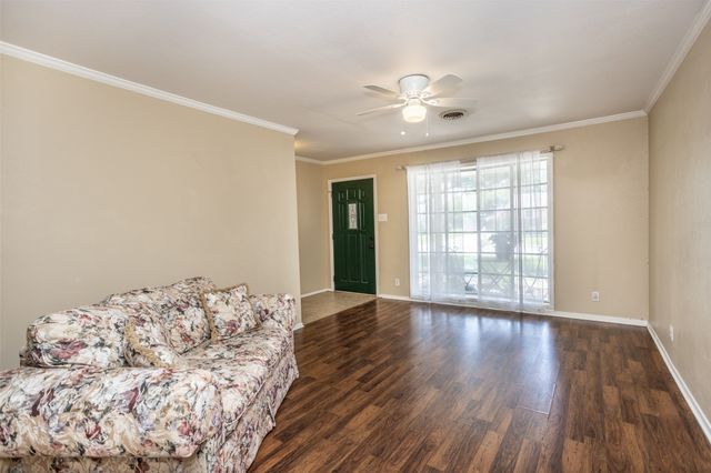 2005 Maplewood Drive, Gainesville, TX 76240