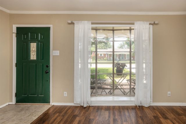 2005 Maplewood Drive, Gainesville, TX 76240