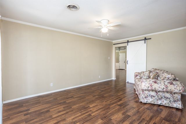 2005 Maplewood Drive, Gainesville, TX 76240