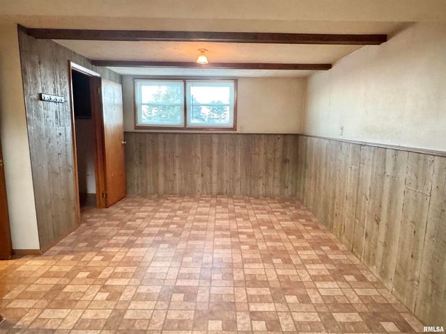 1229 13TH Avenue N, Clinton, IA 52732