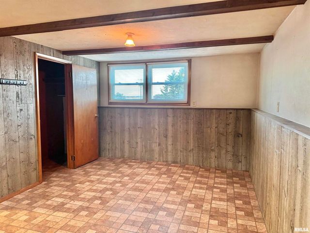 1229 13TH Avenue N, Clinton, IA 52732