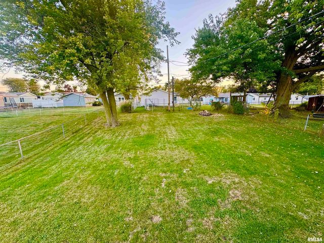 1229 13TH Avenue N, Clinton, IA 52732