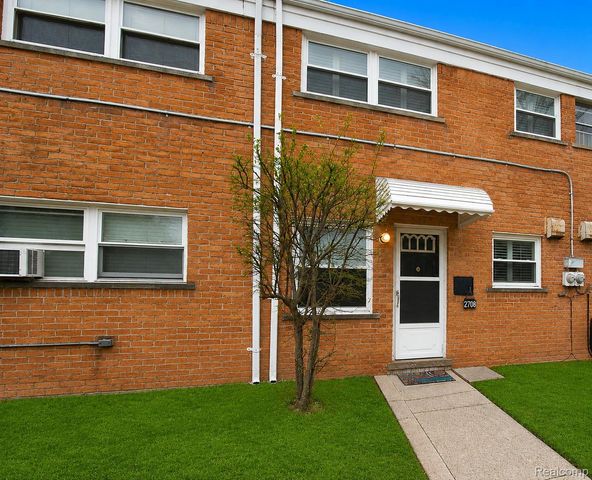 2708 W 13 Mile Road, Royal Oak, MI 48073