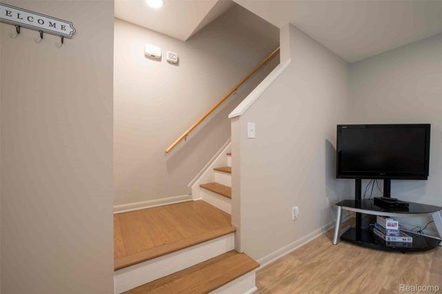 2708 W 13 Mile Road, Royal Oak, MI 48073