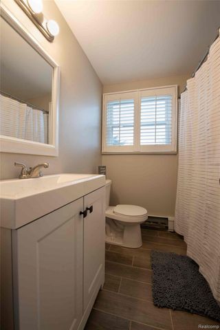 2708 W 13 Mile Road, Royal Oak, MI 48073