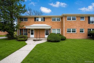 2708 W 13 Mile Road, Royal Oak, MI 48073