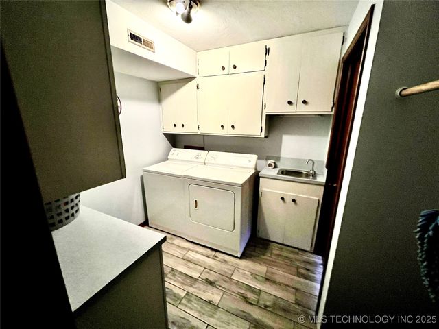 1808 Skyline Place, Bartlesville, OK 74006