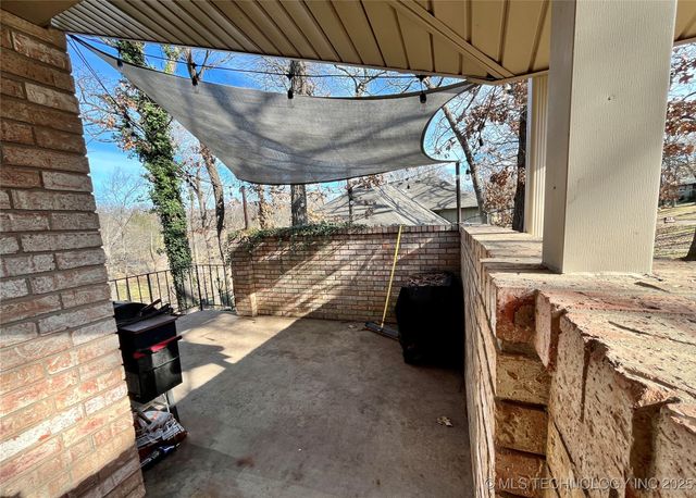 1808 Skyline Place, Bartlesville, OK 74006