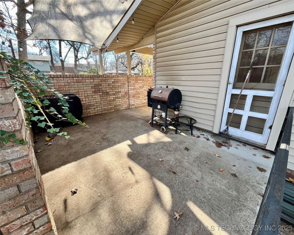 1808 Skyline Place, Bartlesville, OK 74006