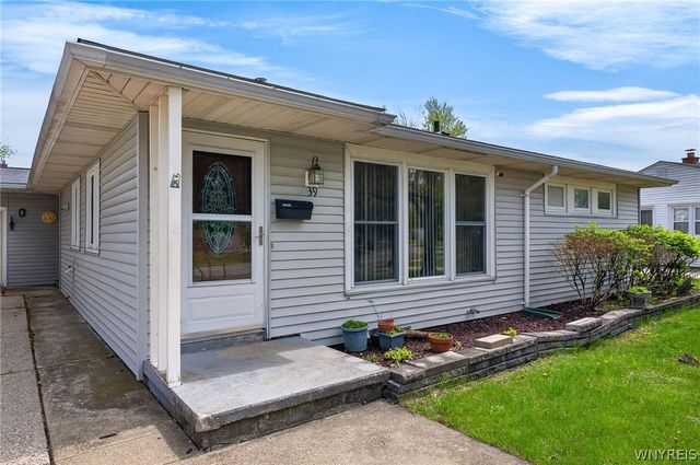 39 Mapleview Drive, Amherst, NY 14226