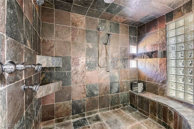 2010 Shenley Court, Las Vegas, NV 89117