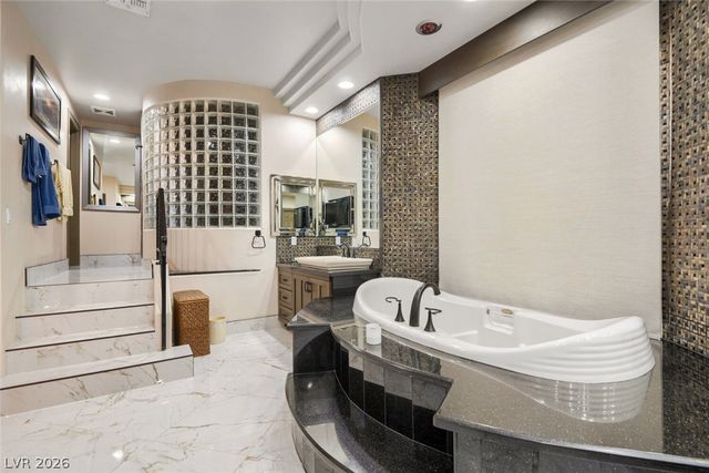 2010 Shenley Court, Las Vegas, NV 89117