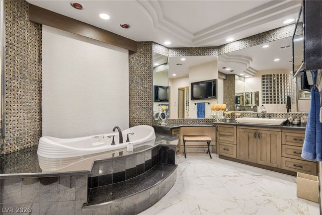 2010 Shenley Court, Las Vegas, NV 89117