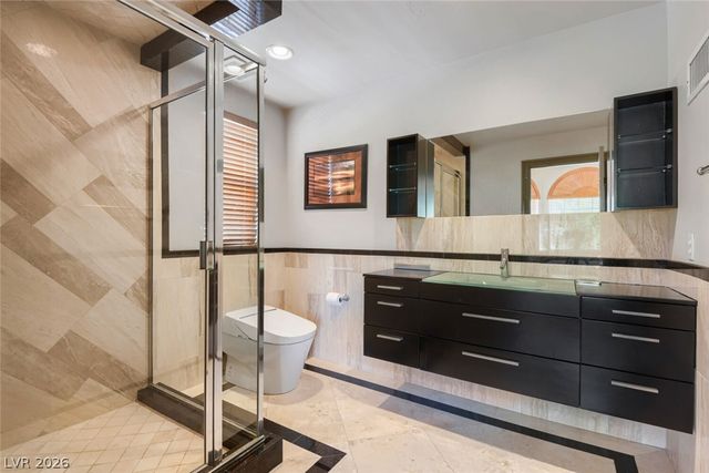 2010 Shenley Court, Las Vegas, NV 89117