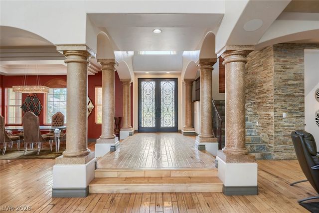 2010 Shenley Court, Las Vegas, NV 89117