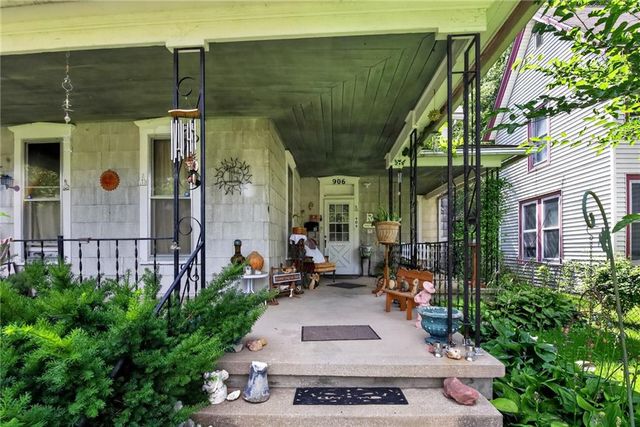 906 Columbia Avenue, Leavenworth, KS 66048