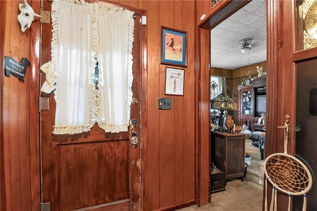 906 Columbia Avenue, Leavenworth, KS 66048