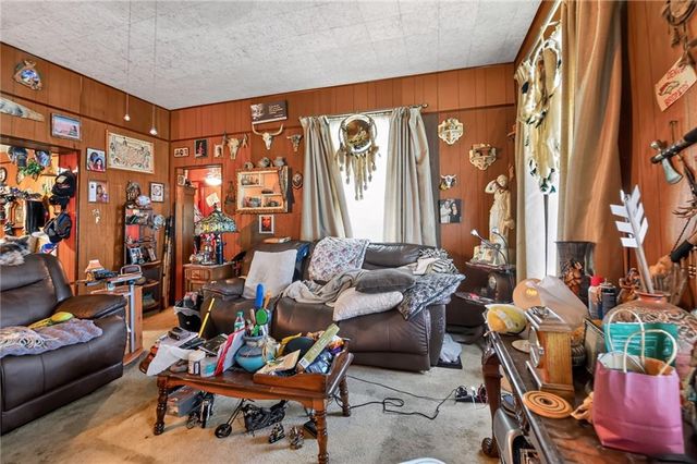 906 Columbia Avenue, Leavenworth, KS 66048