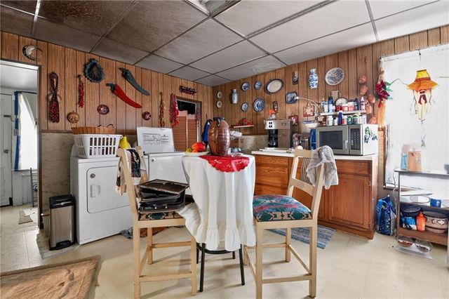 906 Columbia Avenue, Leavenworth, KS 66048