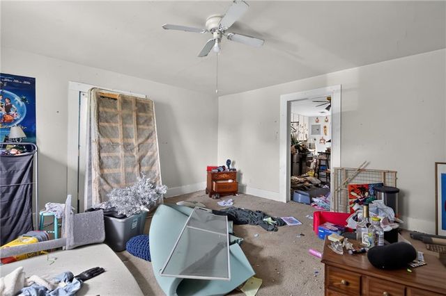 906 Columbia Avenue, Leavenworth, KS 66048