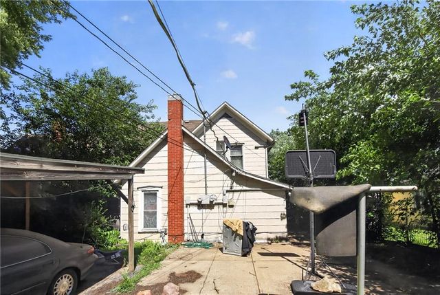 906 Columbia Avenue, Leavenworth, KS 66048