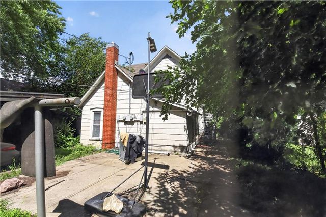 906 Columbia Avenue, Leavenworth, KS 66048