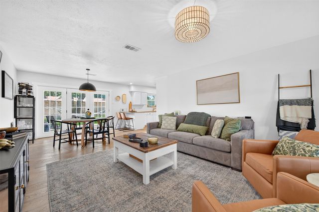 2838 Ermine Way, Farmers Branch, TX 75234