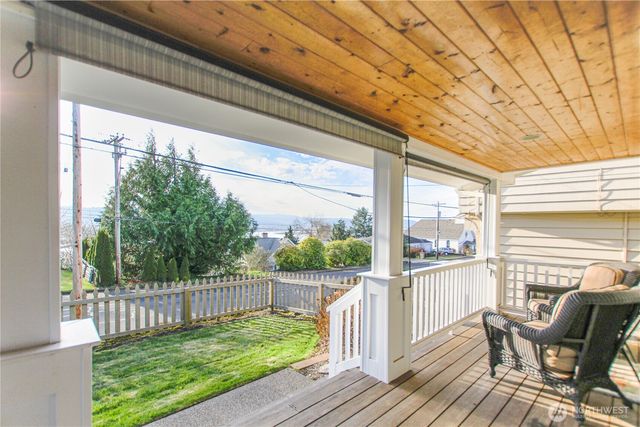 475 Columbia Street, Cathlamet, WA 98612