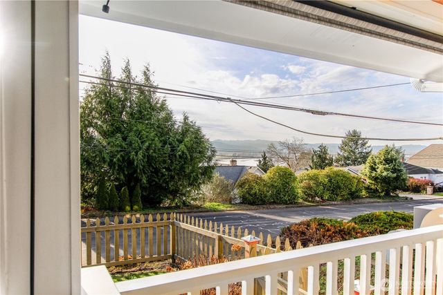 475 Columbia Street, Cathlamet, WA 98612