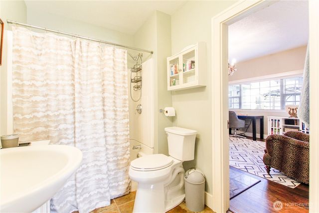 475 Columbia Street, Cathlamet, WA 98612