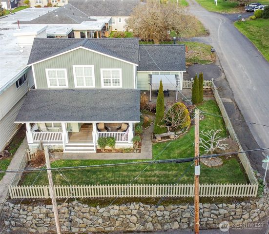 475 Columbia Street, Cathlamet, WA 98612