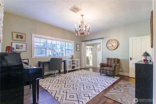 475 Columbia Street, Cathlamet, WA 98612