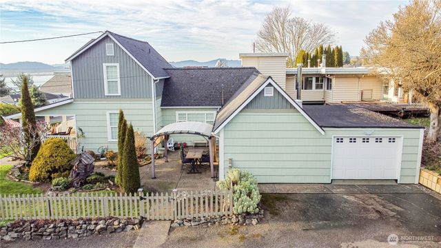 475 Columbia Street, Cathlamet, WA 98612