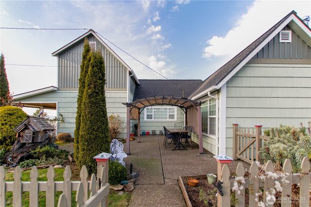 475 Columbia Street, Cathlamet, WA 98612