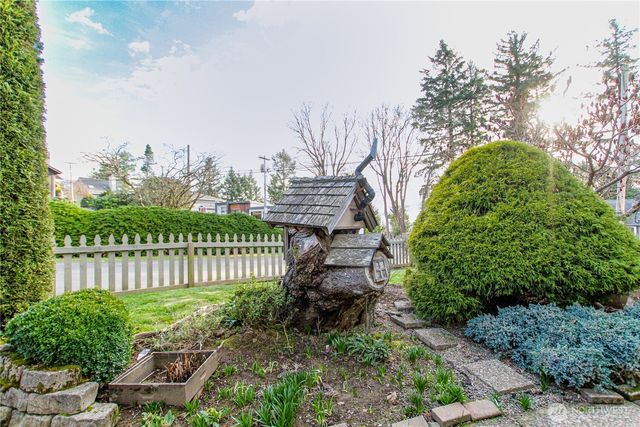 475 Columbia Street, Cathlamet, WA 98612