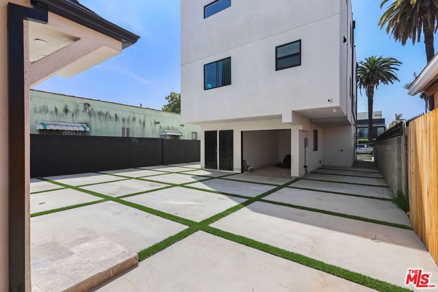 2936 West Boulevard BB, Los Angeles, CA 90016