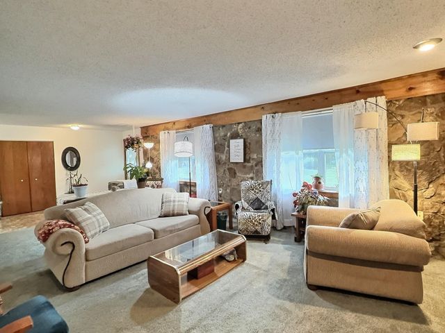 27 Carter 146, Fremont, MO 63941