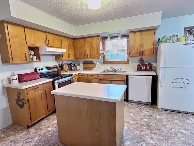 27 Carter 146, Fremont, MO 63941