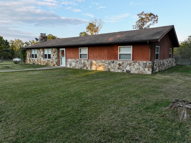 27 Carter 146, Fremont, MO 63941