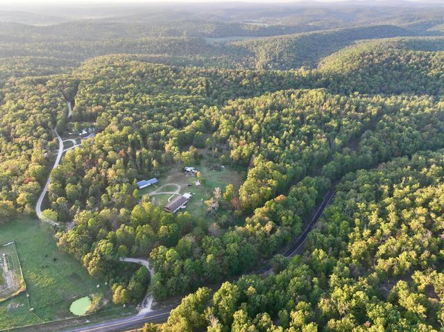 27 Carter 146, Fremont, MO 63941