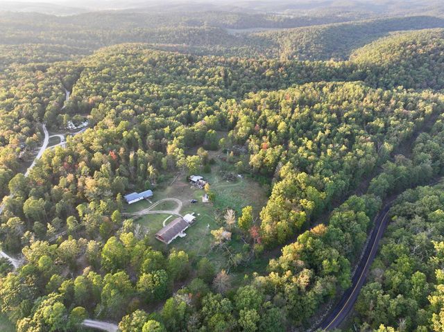 27 Carter 146, Fremont, MO 63941