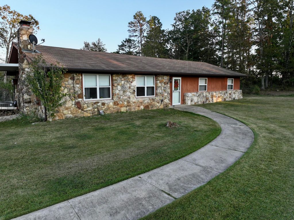 27 Carter 146, Fremont, MO 63941