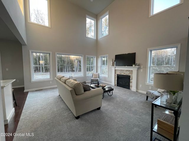 11 Hunter Court, Milton, NY 12020