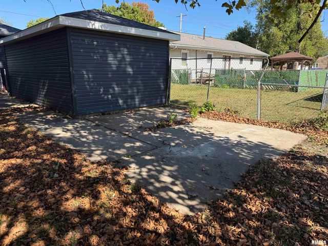 3410 W LINCOLN Avenue, Peoria, IL 61604