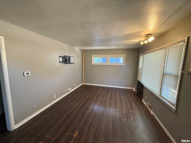 3410 W LINCOLN Avenue, Peoria, IL 61604