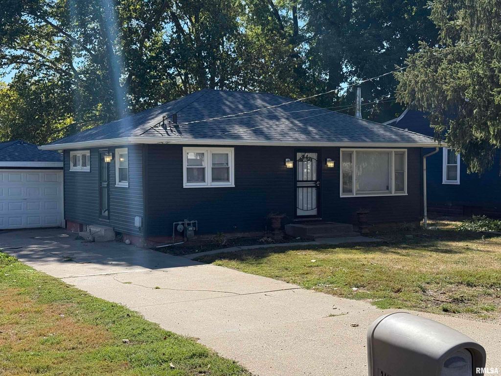 3410 W LINCOLN Avenue, Peoria, IL 61604