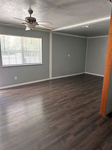1214 Wolfe City Drive, Greenville, TX 75401